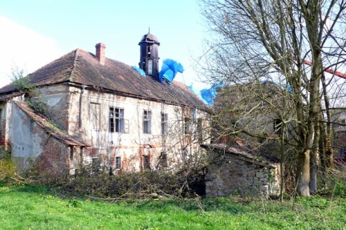 Pohled na zámek od severozápadu, březen 2009